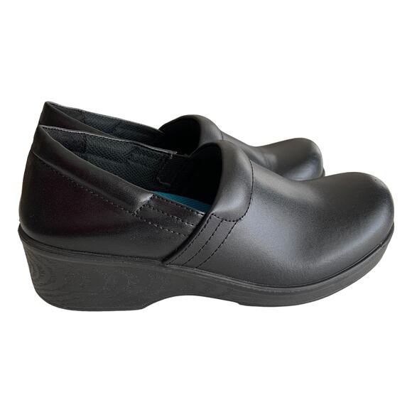 Dr Scholls Work 7.5M Dynamo Slip Resistant Slip On Clogs - Picture 7 of 14